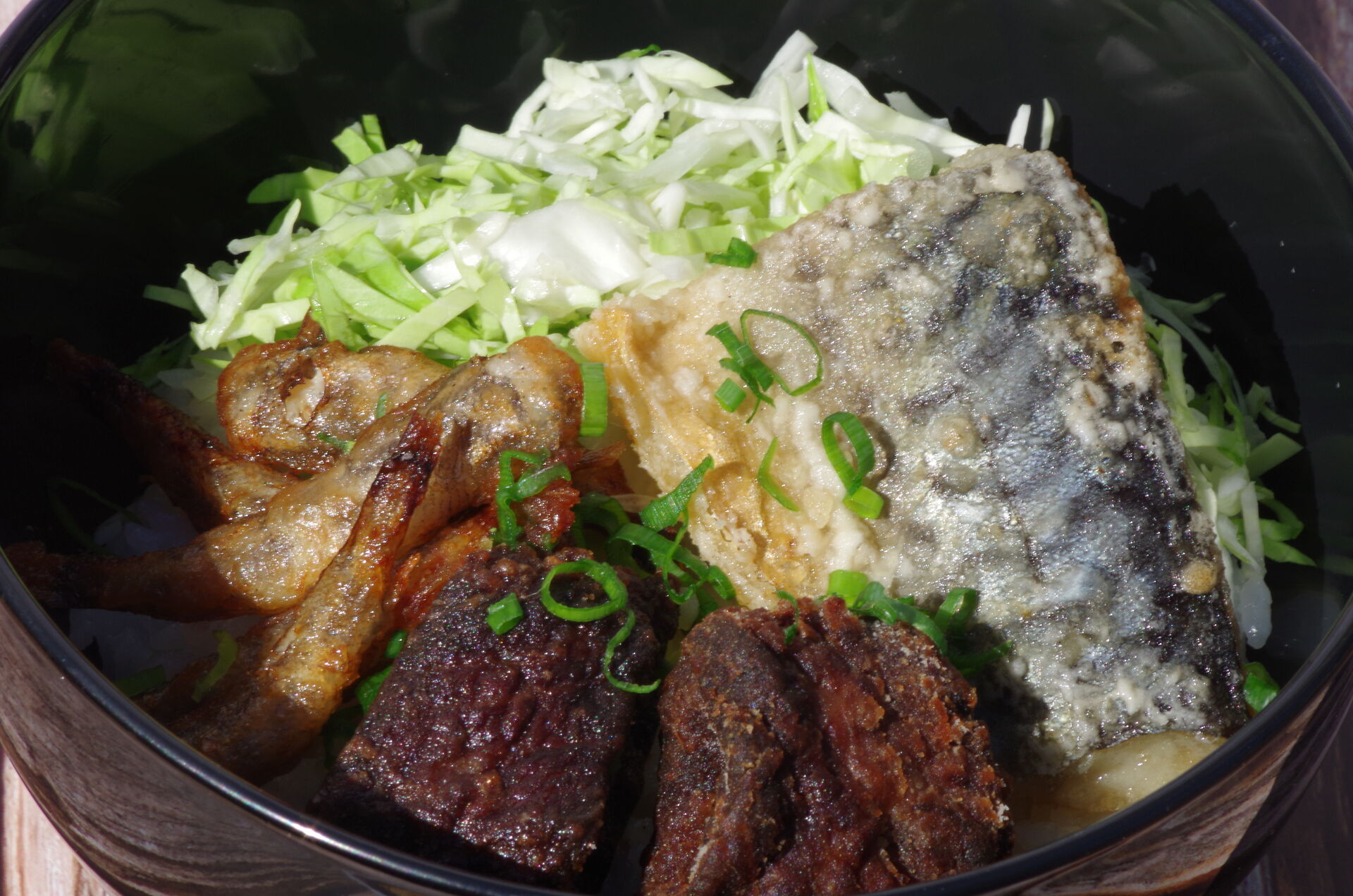 【岡崎市】栄養たっぷり！3種の魚の唐揚げ丼