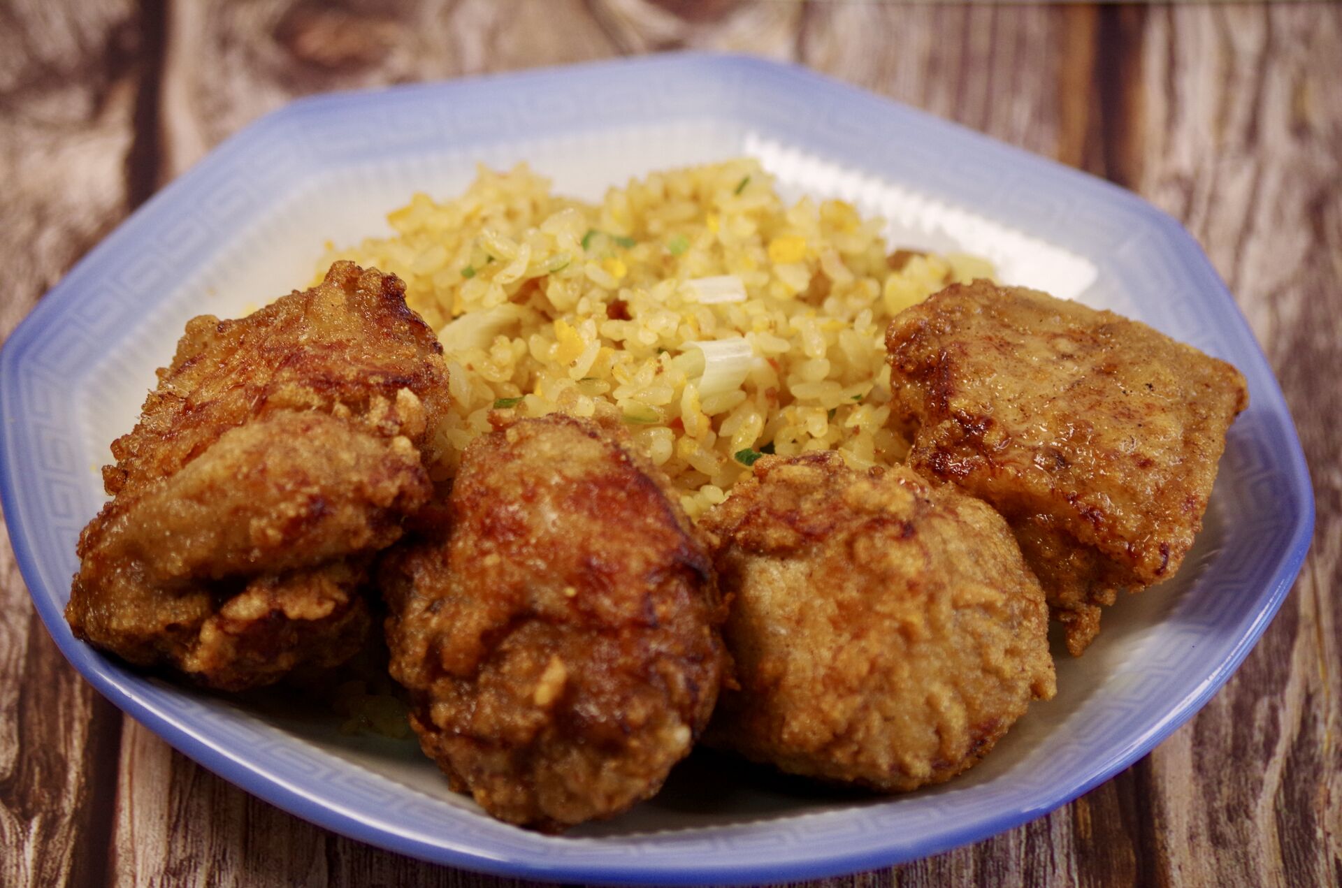 【岡崎市】ムネ・モモ唐揚げ食べ比べチャーハン